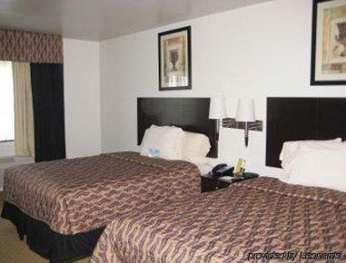 Days & By Wyndham North Conroe